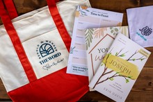 Behold the Wonder Tote Bag Stuffed TW25