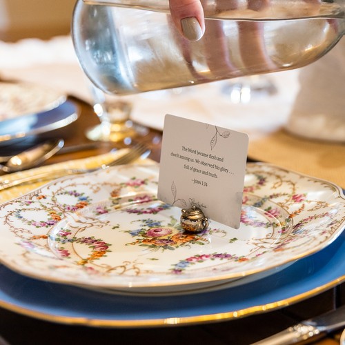 Incomparable: Reflections on Jesus Scripture Cards